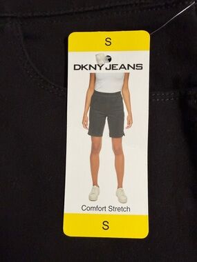 DKNY Black Pull-On Style Stretch Bermuda Shorts